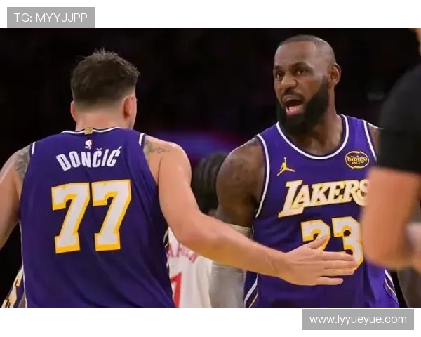 湖人对阵太阳的赛前全面分析与关键球员表现展望