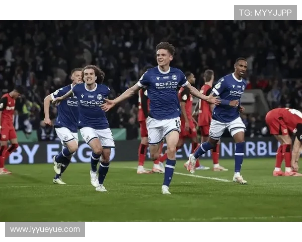 科隆与基尔激战三月三十一日谁能在德乙赛场中笑到最后