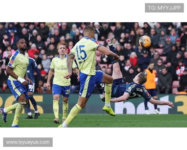 莱斯特城与热刺激战正酣赛季精彩对决引发球迷热议