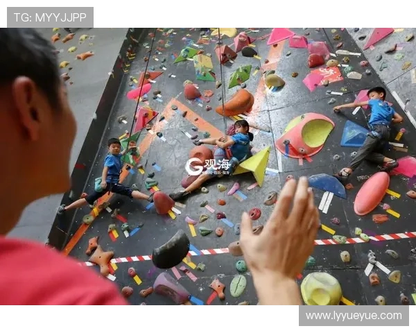 重庆极限运动队在世界攀岩锦标赛中的逆袭之旅与荣耀时刻 重庆极限运动队在世界攀岩锦标赛中的逆袭之旅与荣耀时刻