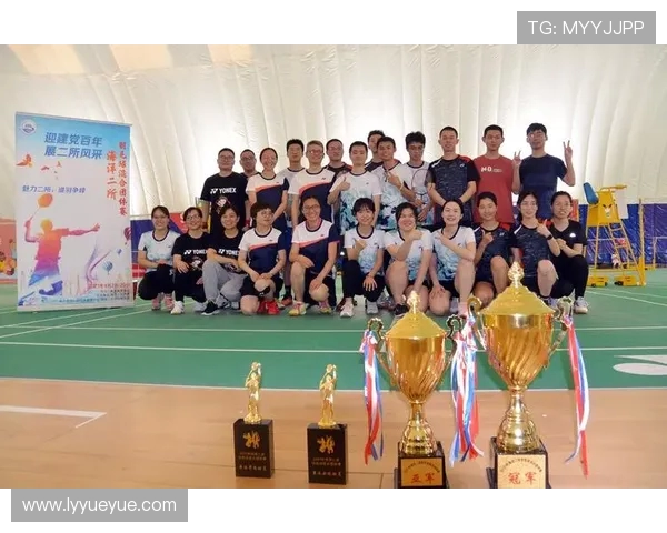 重庆羽毛球队的意识提升与团队凝聚力探讨