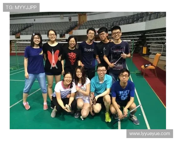 成都羽毛球队与广州羽毛球队赛后复盘分析意识差异与战术调整探讨